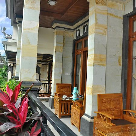 Mira Family Homestay Ubud Esterno foto