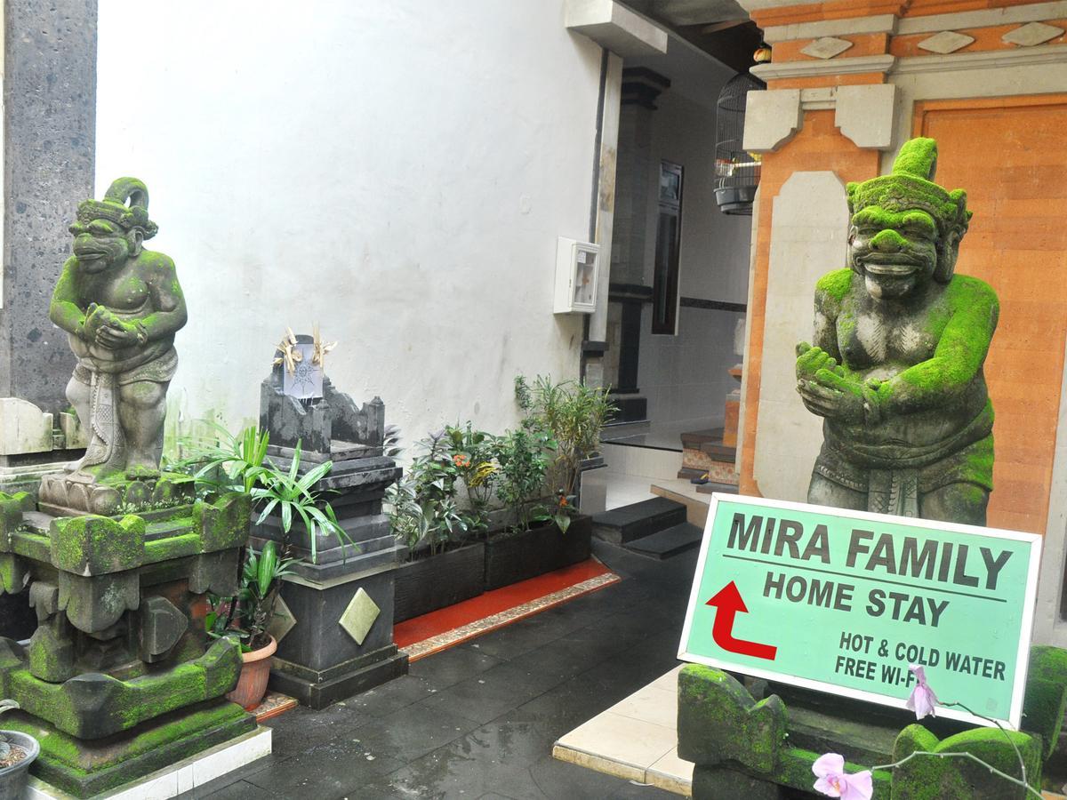 Mira Family Homestay Ubud Esterno foto